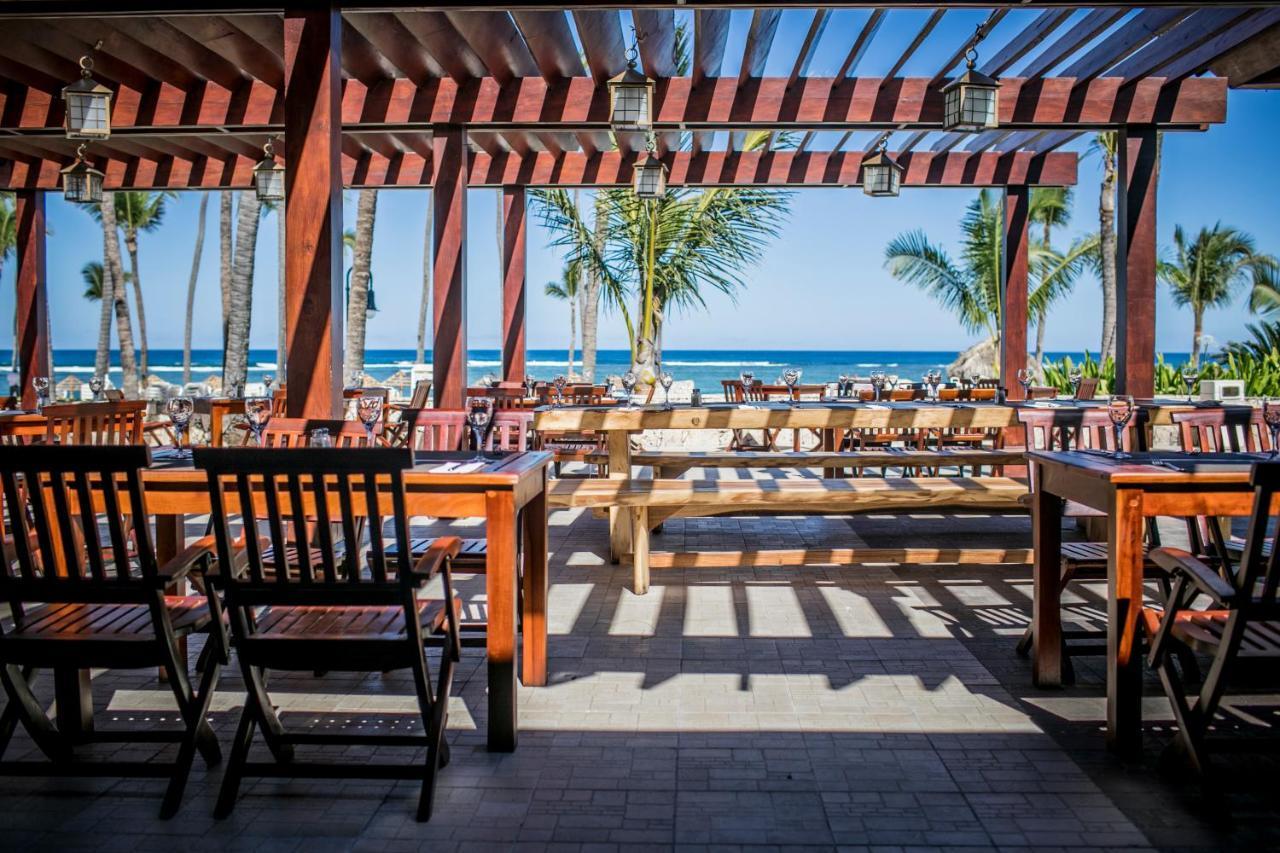 Majestic Colonial Punta Cana (Adults Only) Ngoại thất bức ảnh The Deck at The Beach
