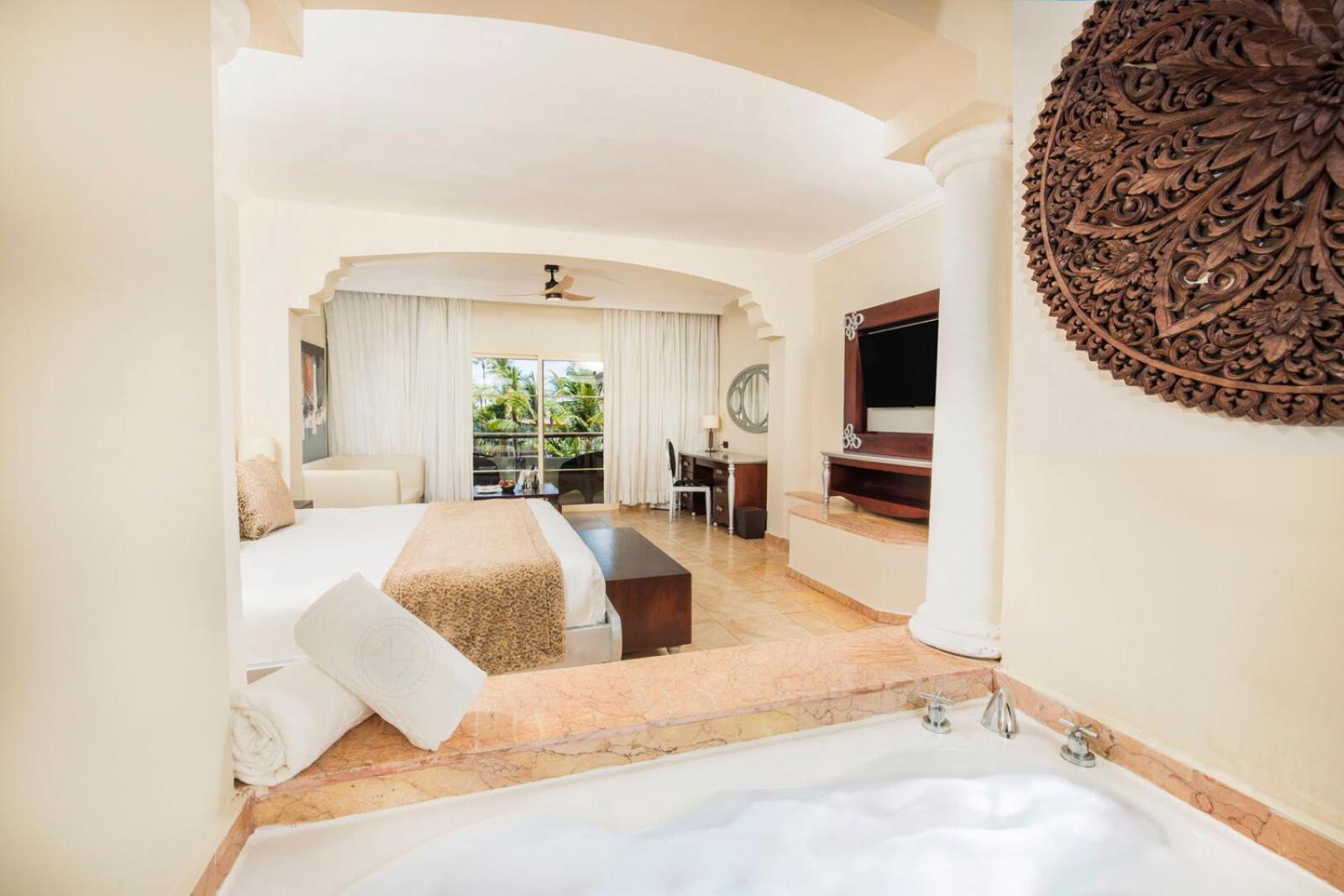 Majestic Colonial Punta Cana (Adults Only) Ngoại thất bức ảnh A room at the Hard Rock Hotel & Casino Punta Cana