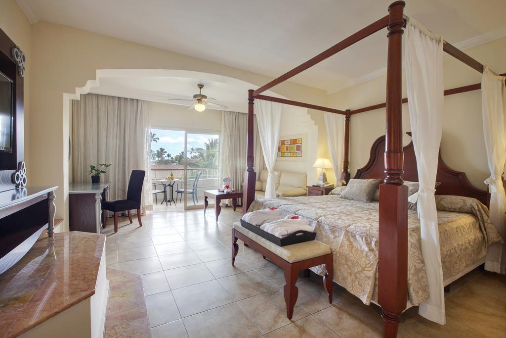 Majestic Colonial Punta Cana (Adults Only) Ngoại thất bức ảnh A bedroom at the Iberostar Grand Hotel & Spa, Playa del Inglés, Gran Canaria